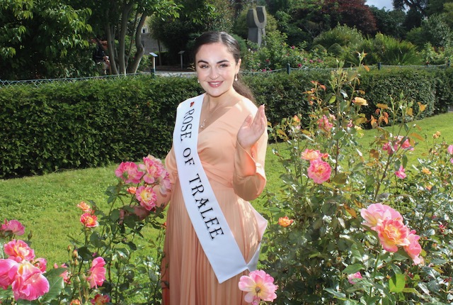 Exquisite Westmeath Rose Crowned Winner Of The Rose Of Tralee Design for Mobile Exquisite Westmeath Rose Crowned Winner Of The Rose Of Tralee Design for Mobile